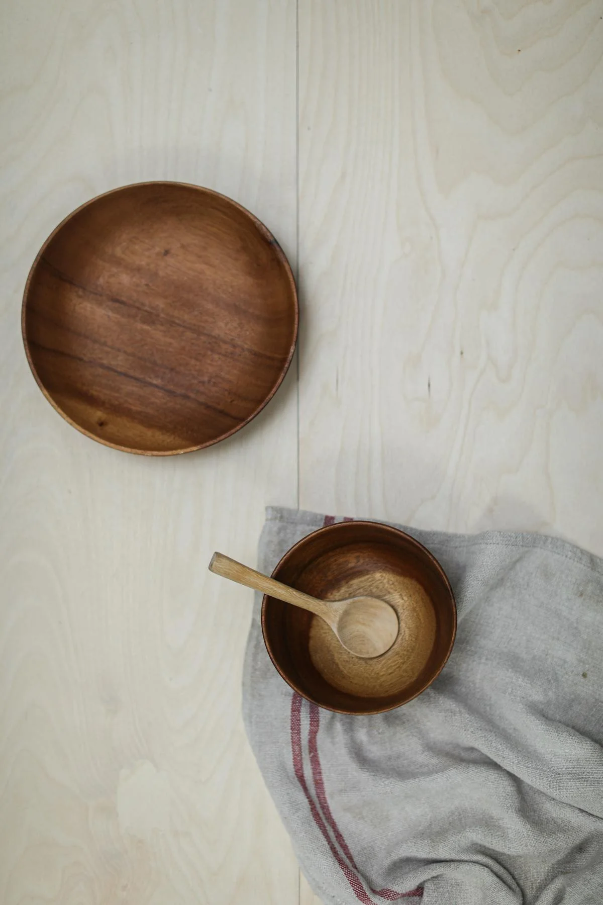 Plateau en bois sculpté