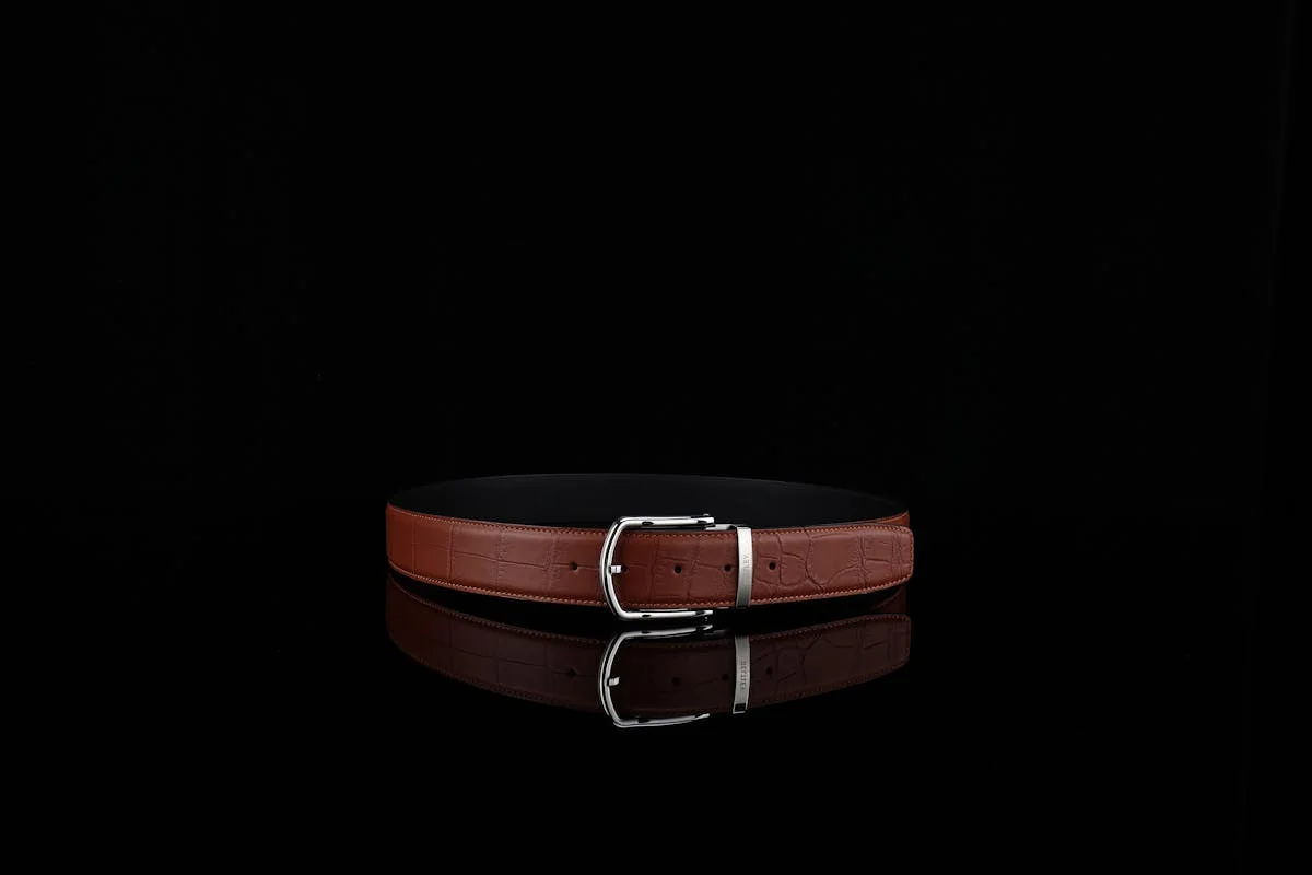 Ceinture en cuir gravé
